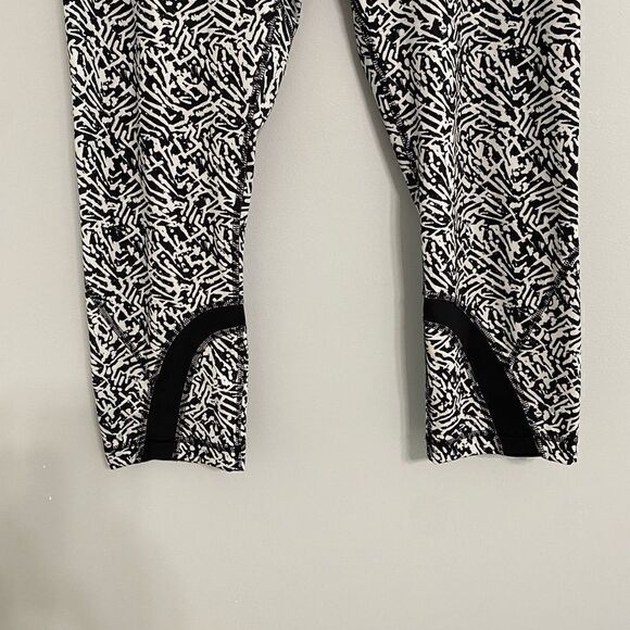 Lululemon Train Times Crop Leggings Women Size 10 - Picture 4 of 9